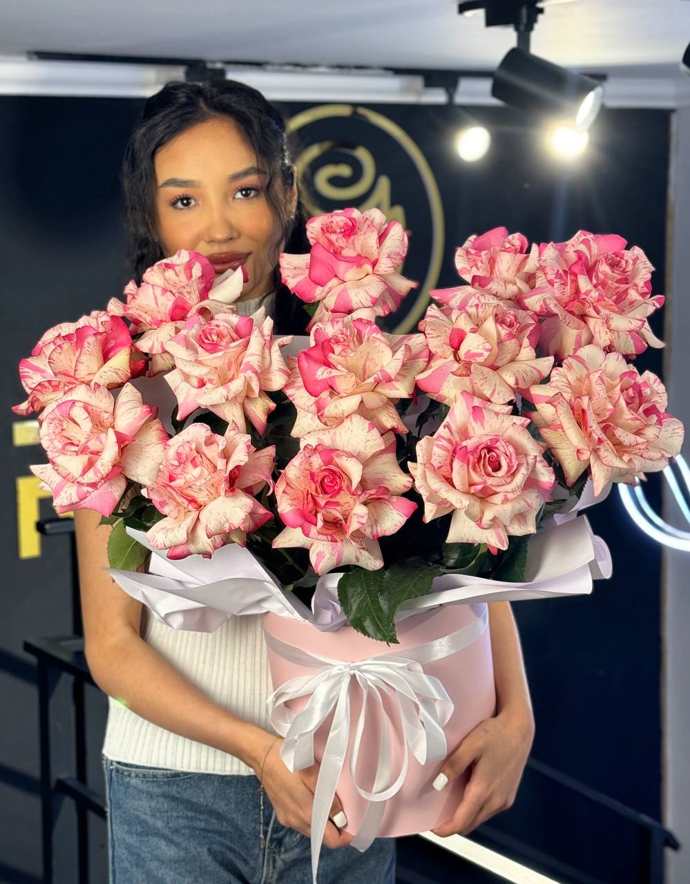 Французские розы в коробке